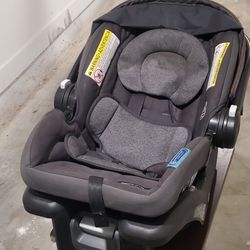 Graco SnugRide Infant Car Seat w/ Base