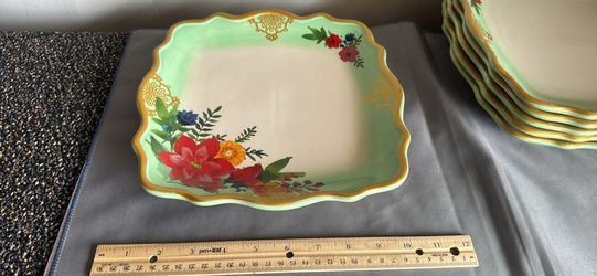 Pioneer woman winter bouquet dinner plates