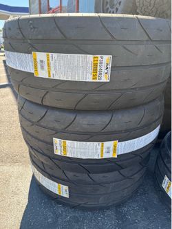 MICKEY THOMPSON ET STREET S/S 305/45R20