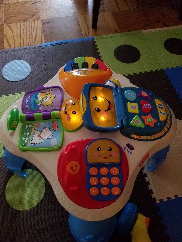 Fisher Price laugh and learn table