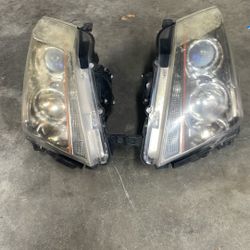 2013 Cadillac CTS Headlight Assembly Pair 