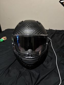 Motorcycle helmet