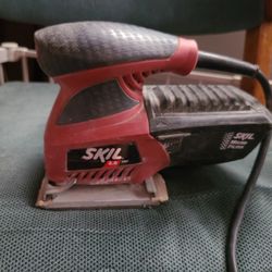 Black & Decker Finishing Sander/ Skill Sander