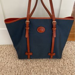 Dooney and Bourke purse