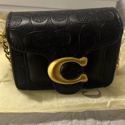 Cross Body Wallet With Chain 