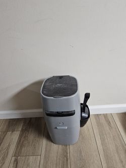 Cat litter box