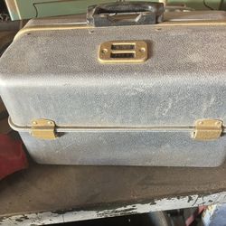 Vintage UMCO tackle Box
