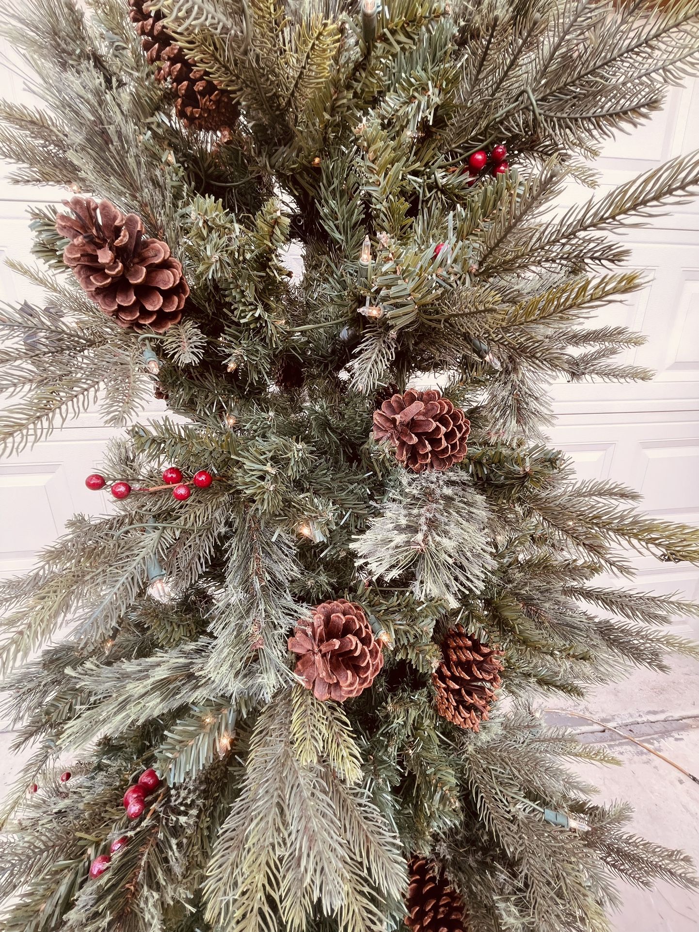 7.5 Feet Christmas Tree With Light for Sale in San Antonio, TX OfferUp