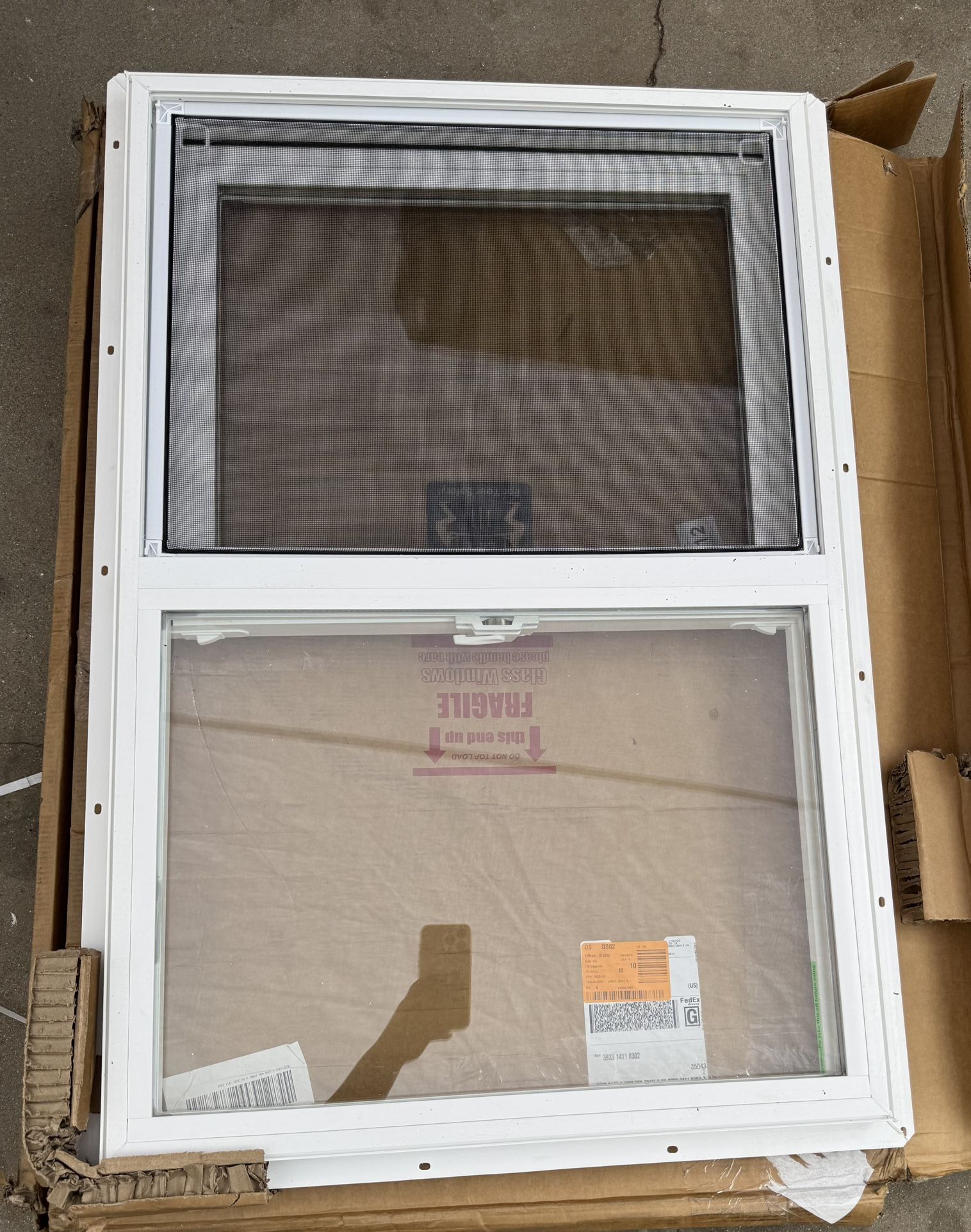 24 in. x 36 in. TAFCO WINDOWS 24 in. x 36 in. Window with Screen / Ventana Con Screen