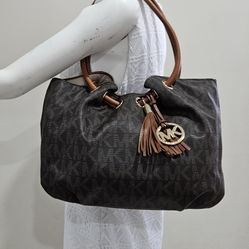 Like New!Michael Kors Signature Leather Brown tan Tote bag