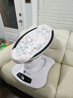 4moms Electric Musical Baby Swing.