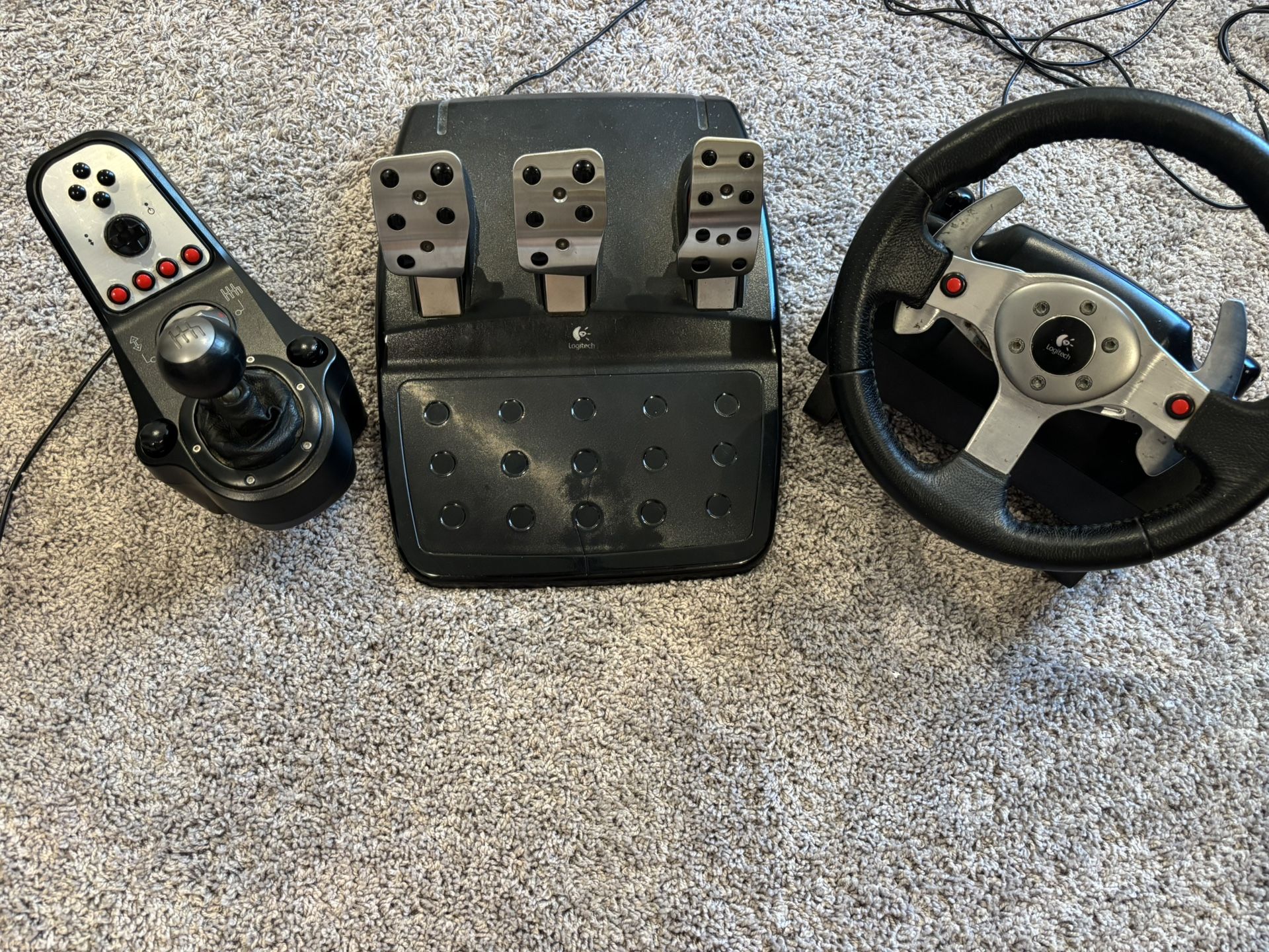 Logitech G25 Includes Wheel, Pedals, And Shifter