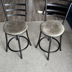 3 Bar Stools