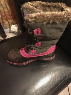 NEW GIRLS BOOTS SIZE 1