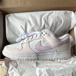 New Women’s Nike Dunk Low 
