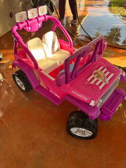 Power Wheels Barbie Jeep Wrangler Ride