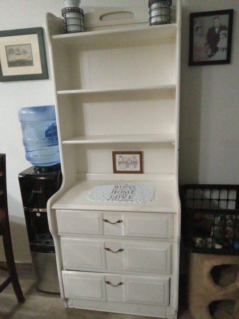 3 Drawer Hutch