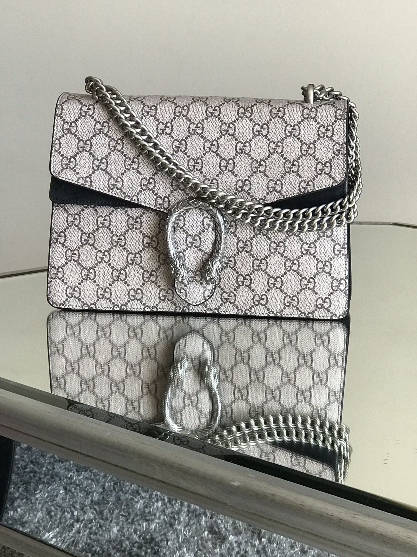 Leather Gucci purse