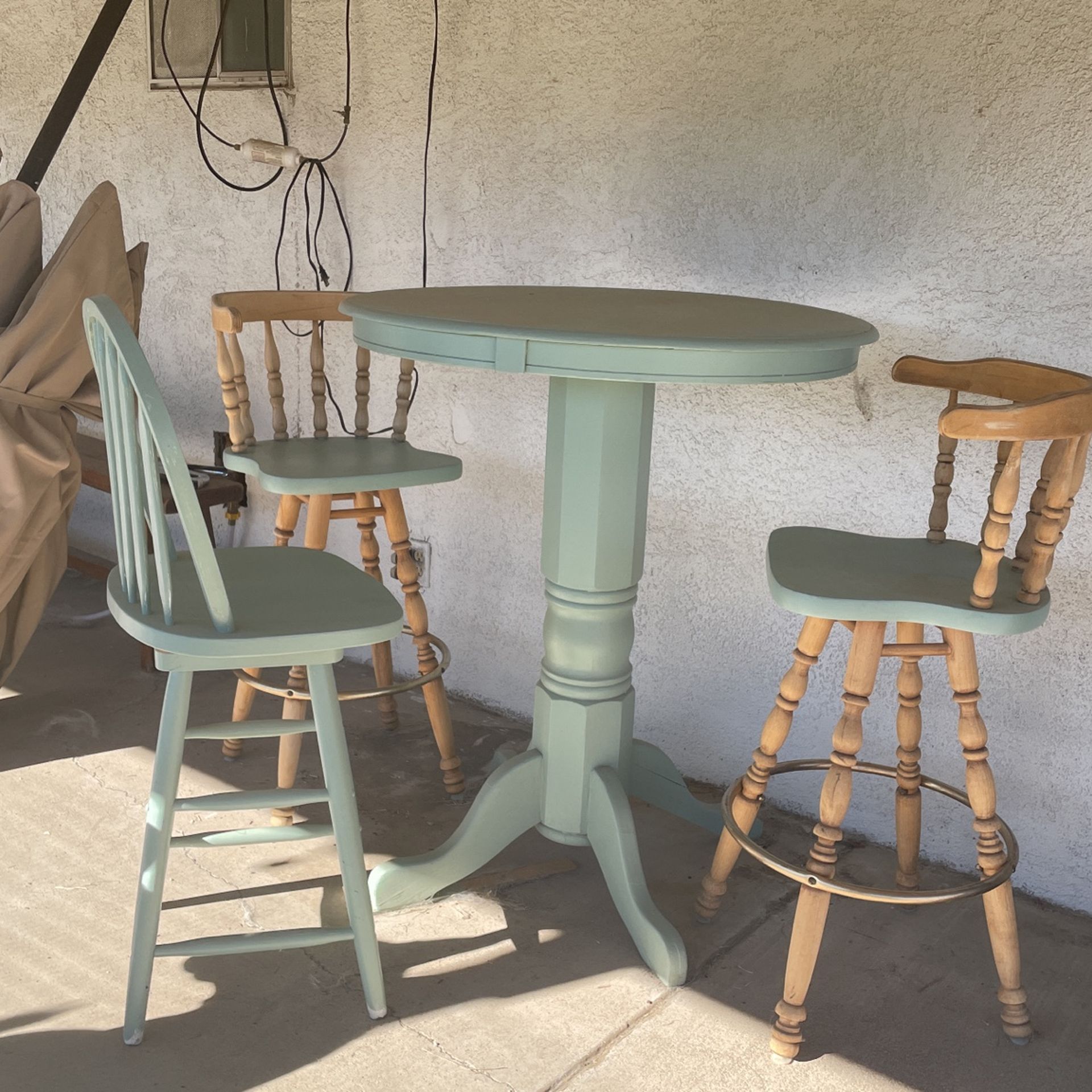 Vintage Style Table And 3 Chairs