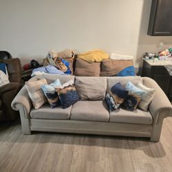 Grey couch in great shape, zero smoke, plenty of comfort