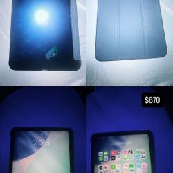 iPad For Sale!!! 670 !! we Can Meet In The  Middle Dm Me!! comes With Case And A Charger 