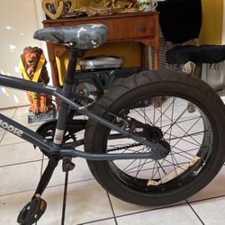 Semi New Bike Mongoose BMX Color Gray Big Tires for Sale in San