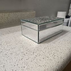 Jewelry box
