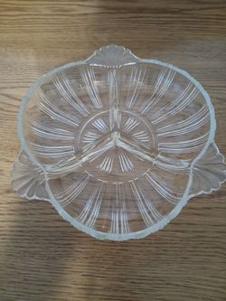 3 SECTION, SCALLOPED EDGE GLASS DISH