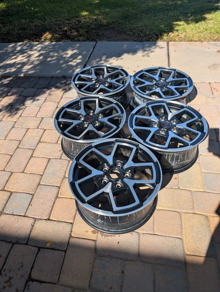 5 New 17s Stock Wheels Of 2025 Jeep Rubicon 