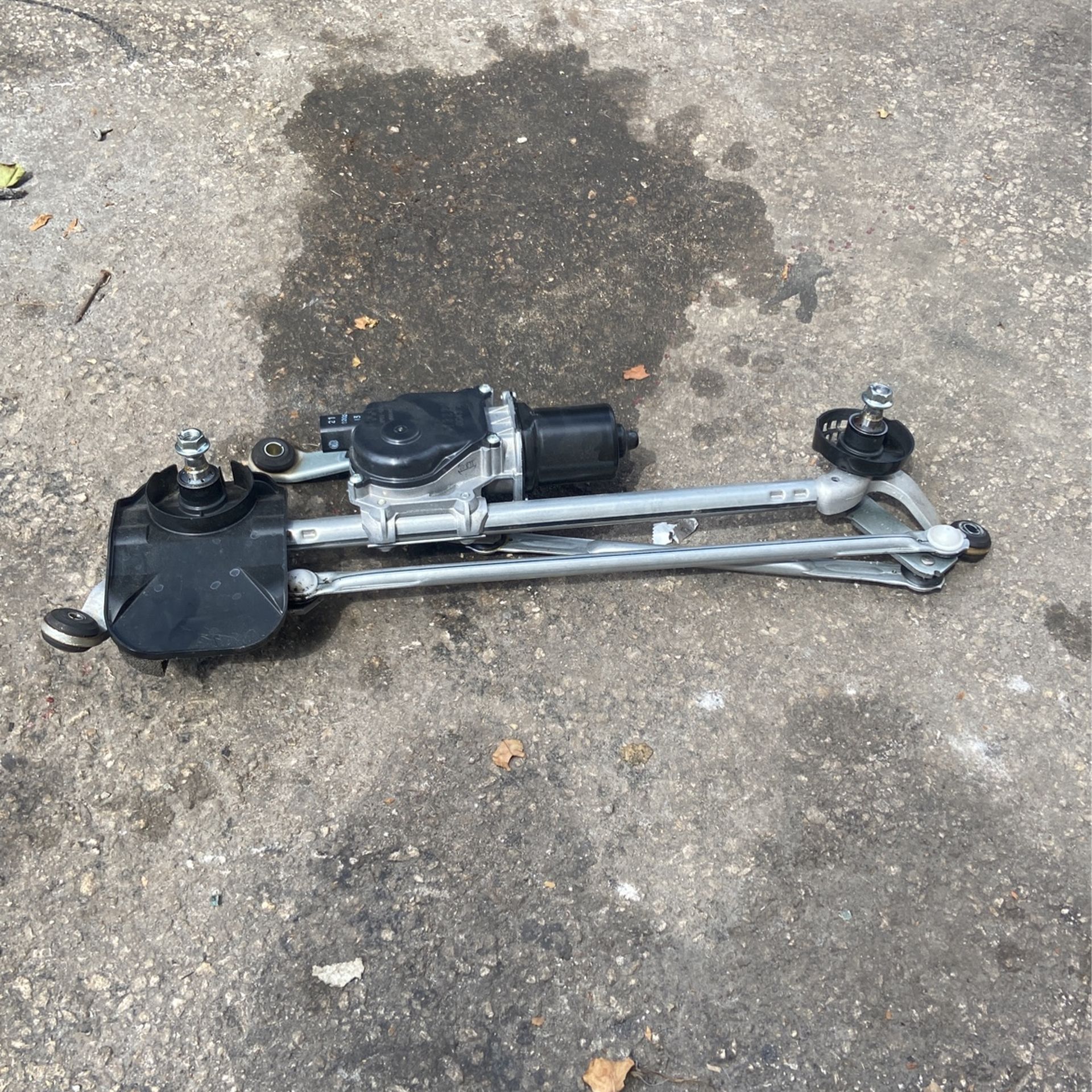 Infiniti Q60 Windshield Wiper Motor