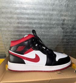Air Jordan mid
