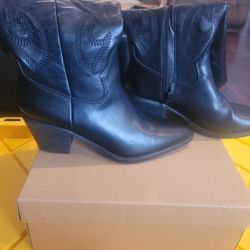 Boots- Woman Size 8 