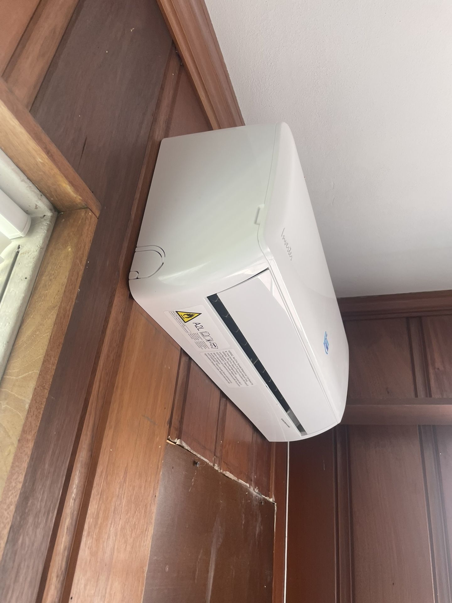 Mini Split Air Conditioning Unit