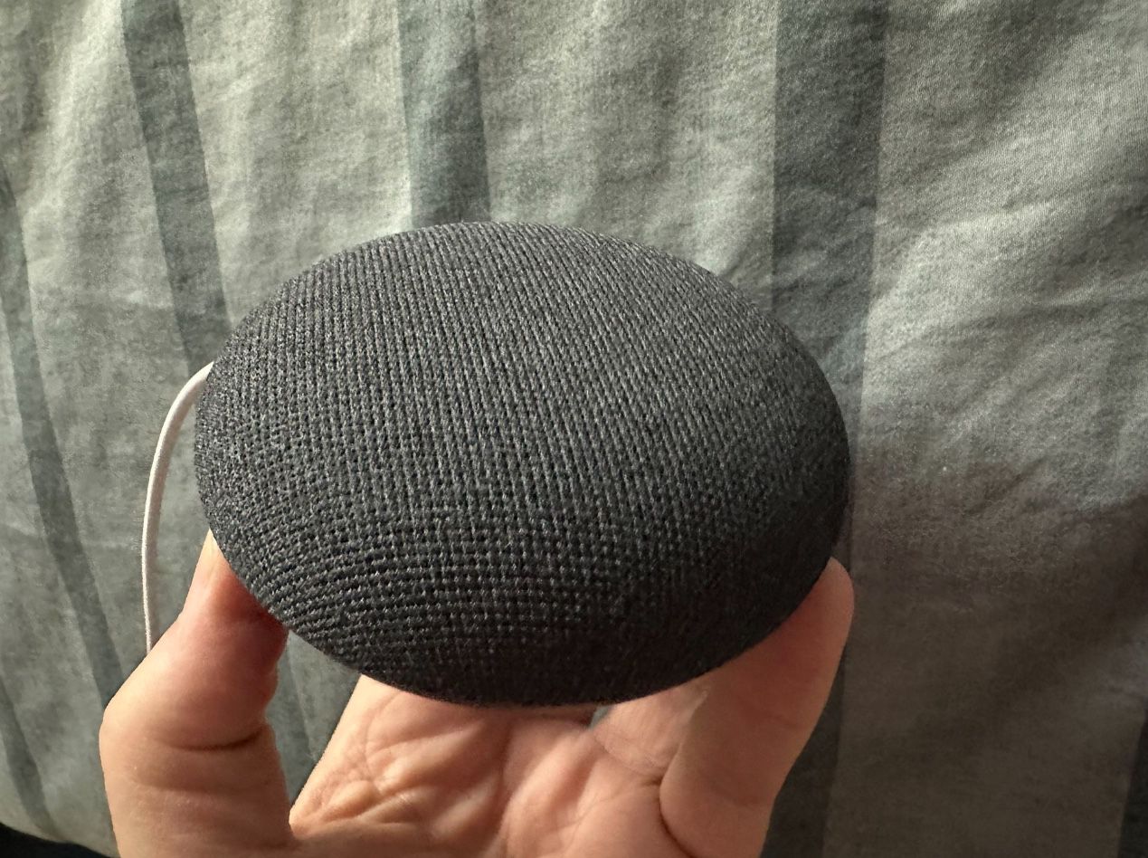 Google Nest MINI 2 -  Smart Speaker