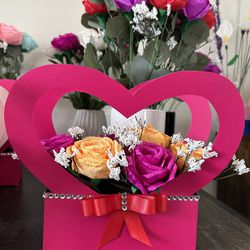Heart box with eternal roses 