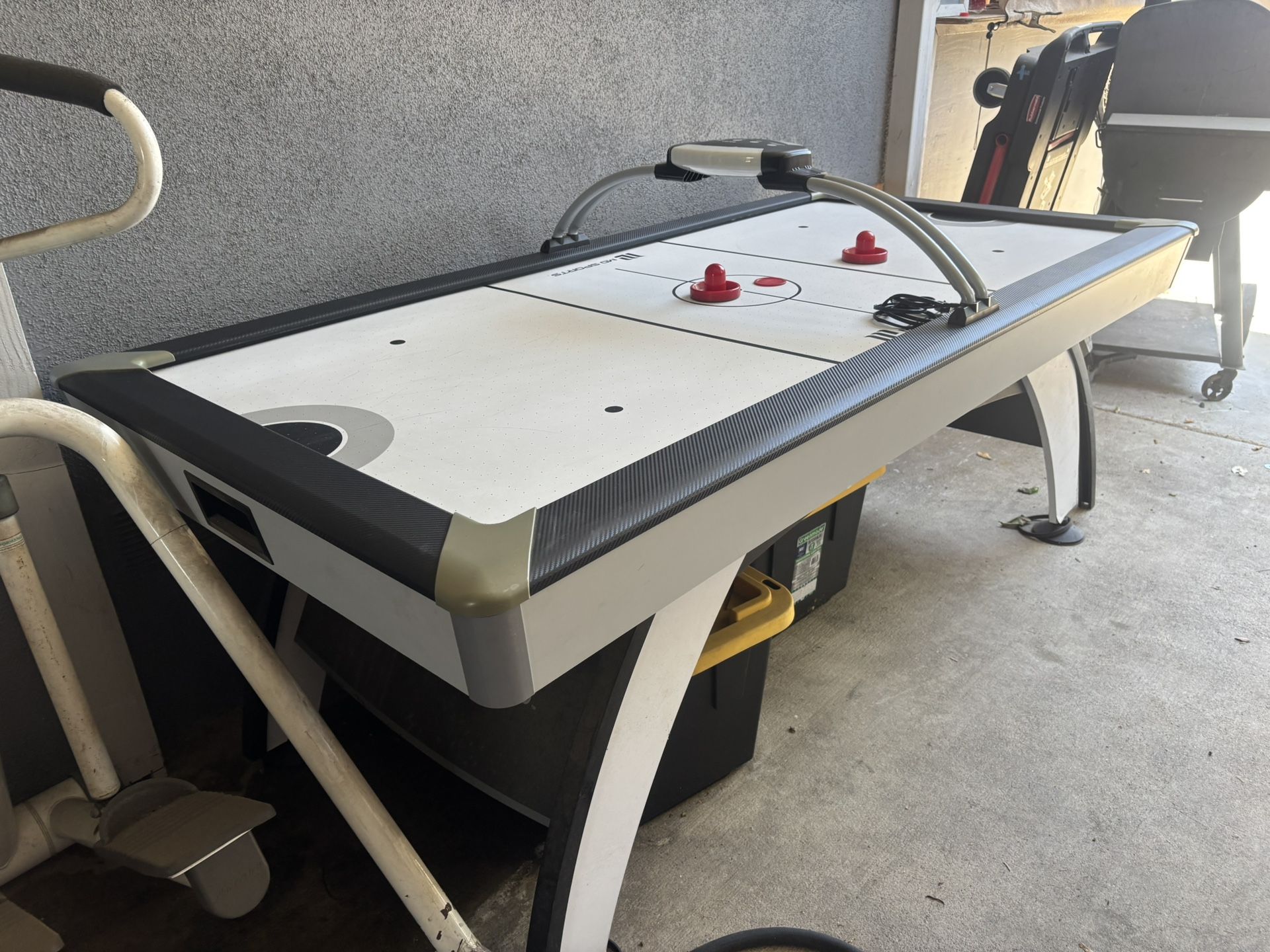 Air Hockey Table