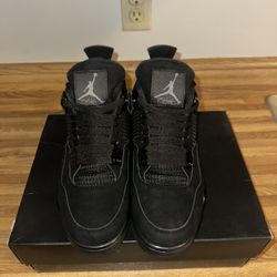 New Jordan 4 Black cats (2020) - Size Mens US 10/Womens US 11.5