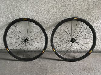 MAVIC COSMIC CARBONE 40 TUBULAR WHEELSET + S-WORKS 28mm Tubulars $600.00