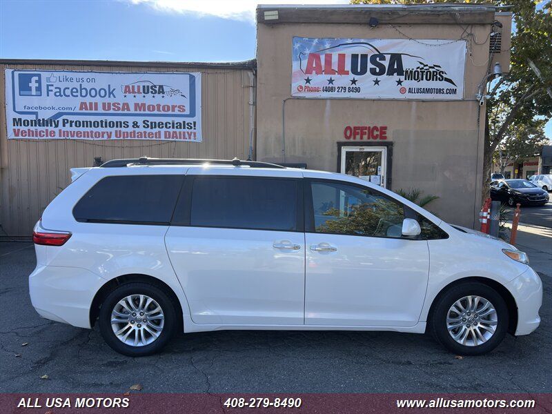 2015 Toyota Sienna XLE 8-Passenger