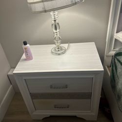 Queen sized bedroom size