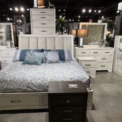 4pC Queen Bedroom Set