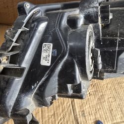 2011 2013 honda odyssey Passenger oem headlight