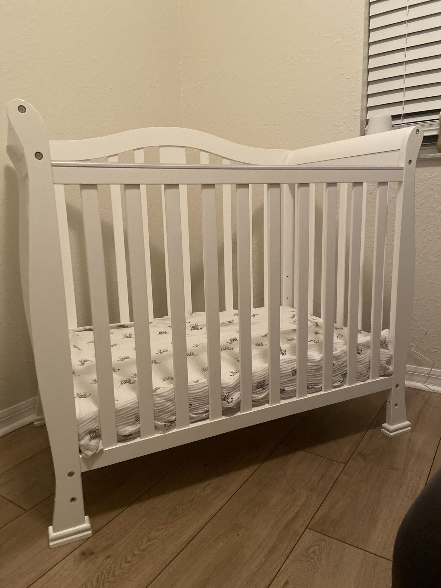 Mini Convertible Crib