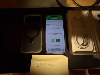 iPhone 17 pro Factory Unlocked w/ AppleCare