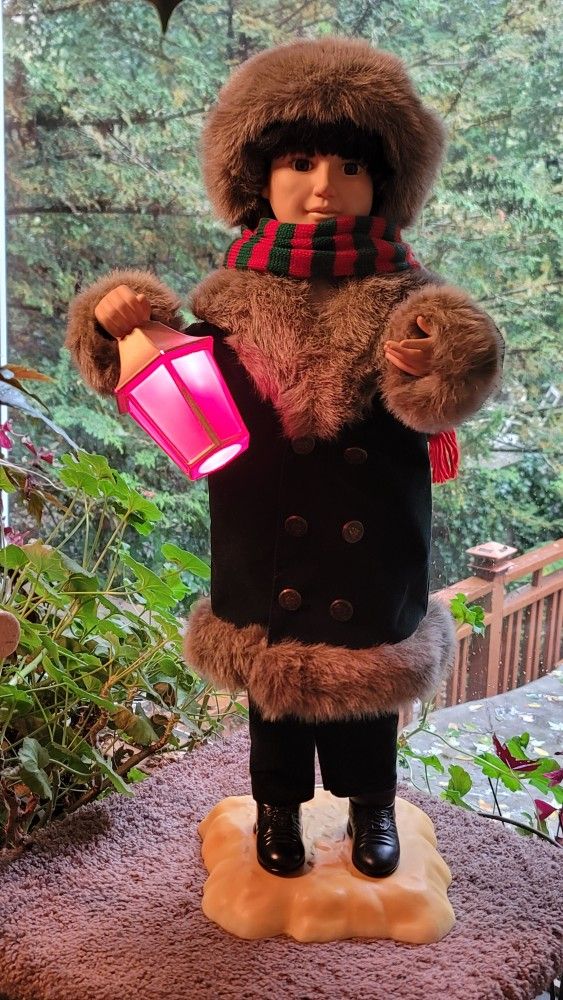 1995 Telco animated Christmas figurine"Motion-ette" or "caroler" doll.  26" Tall. BEAUTIFUL!