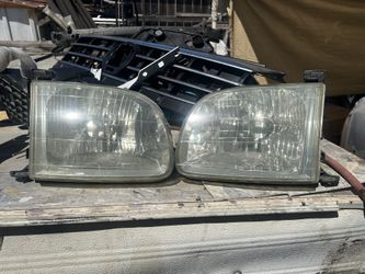Front Headlights For Toyota Tundra