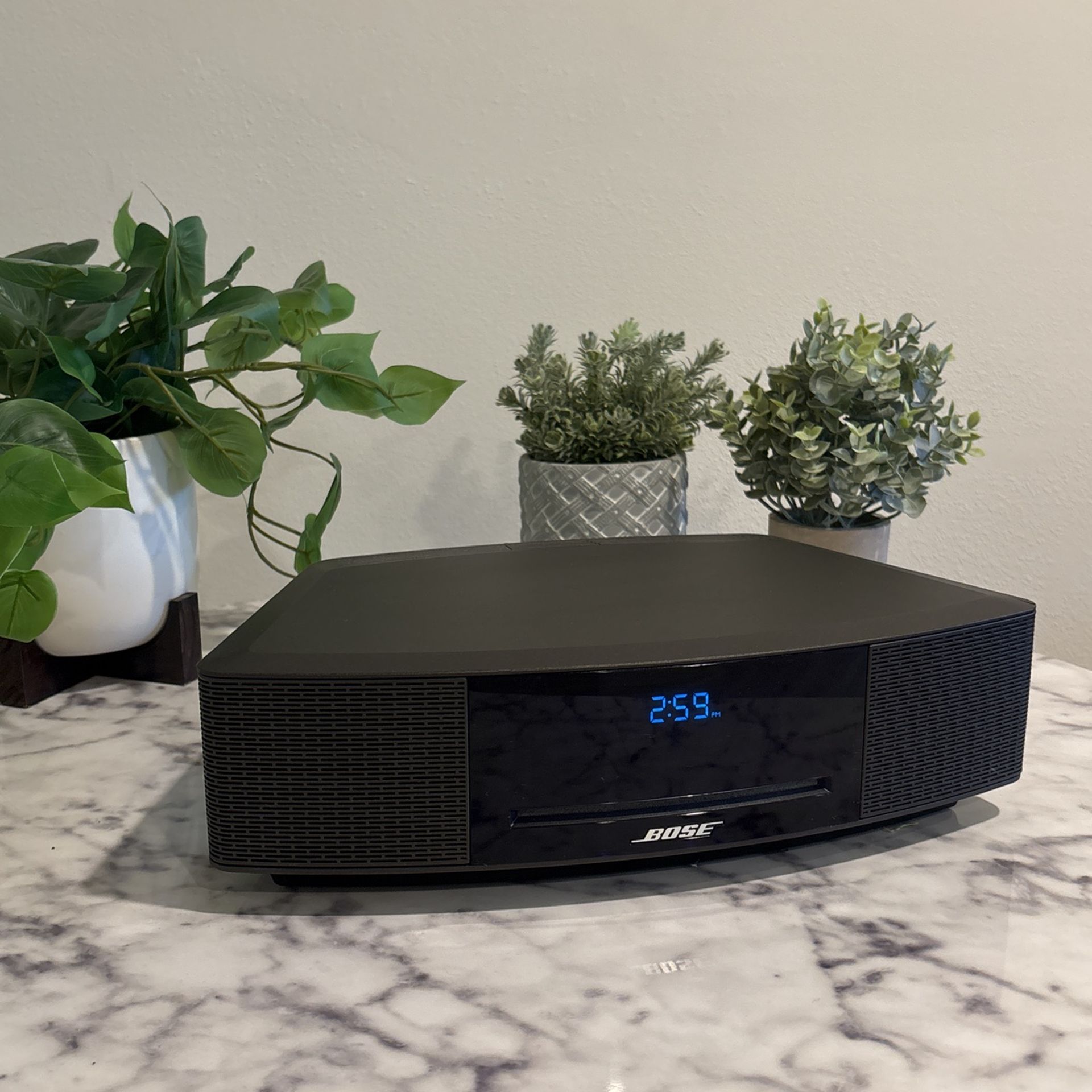 Bose wave music system IV - Mint Condition Barely Used And Sounds Beautiful!! ($600.00 New From Bose)