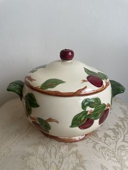 Rare Vintage Franciscan Apple 7 1/4 inch Soup Tureen with Lid - Feel Free To Ask Questions