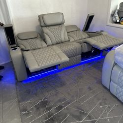 Leather Sofas! Reclinable 