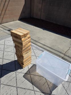 Tipsy topple tower